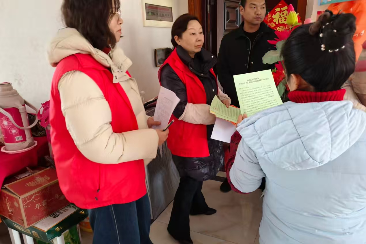 东关社区投搞联系人 李春玲   17391385778.jpg